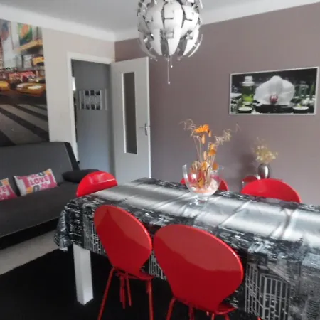 Apartamento F2 Avec Balcon Et Parking à Amélie-les-bains, Idéal Pour 4 Personnes - Fr-1-703-78